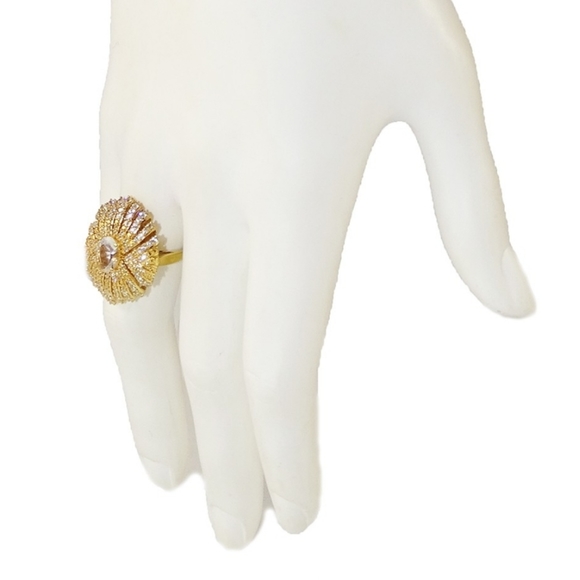 🎁NWT: Gold Petalite Waterfall Ring - Picture 3 of 3